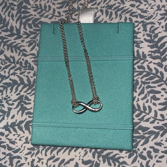 Tiffinay and Co. Double chain infinity necklace - Picture 2 of 4